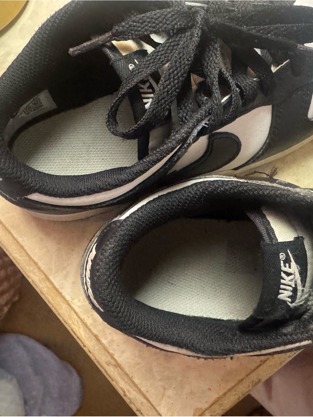 Nike Kids Black and White Low-Top Sneakers - Picture 4 of 5